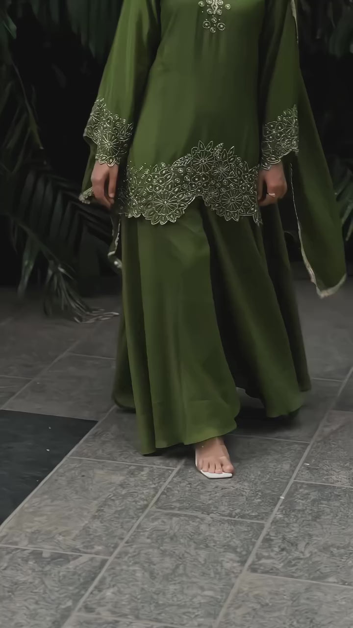 GREEN EMBROIDERED SUIT